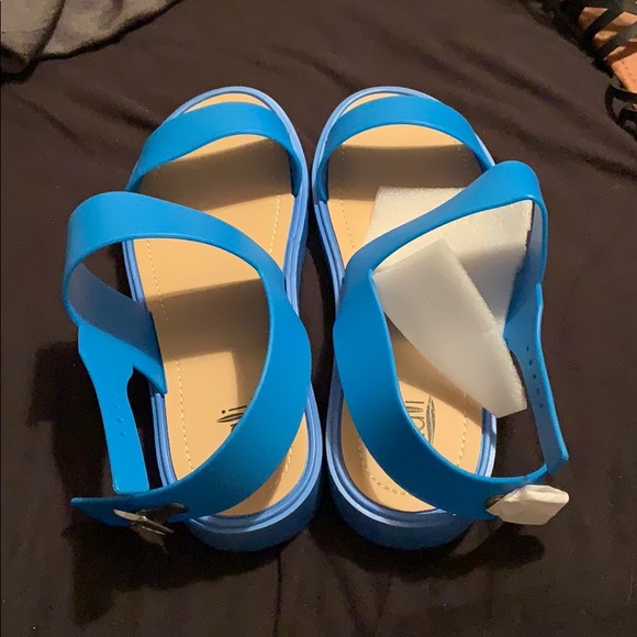Double strap sandals - Picture 2 of 2